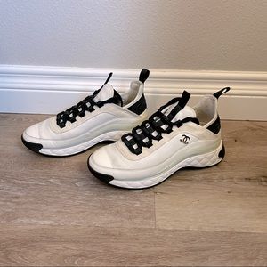 Auth CHANEL calfskin Sneakers Trainers Ivory